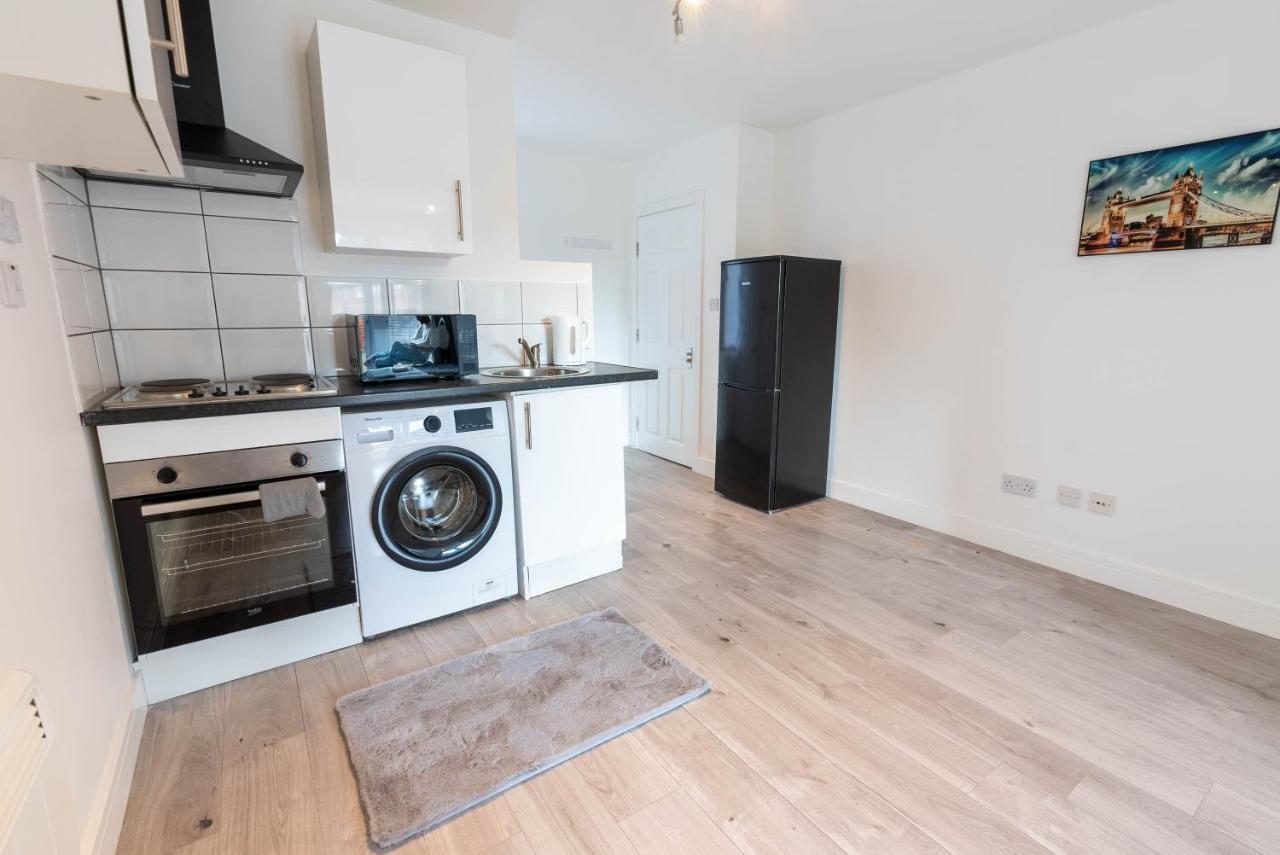 Flat 03 Studio Flat Near Aylesbury Station Free Parking מראה חיצוני תמונה